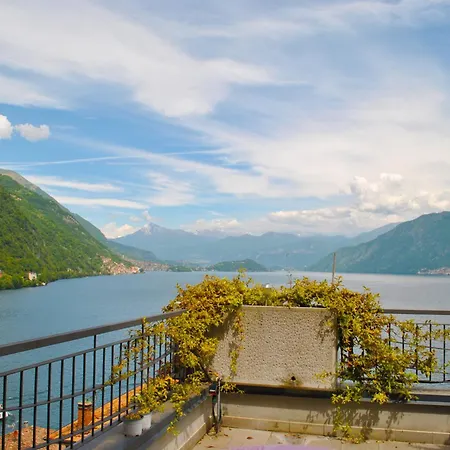 Open Space With Terrace Daire Argegno